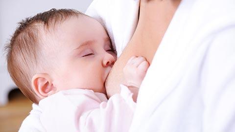 Why Does Your Baby Sweat While Breastfeeding?